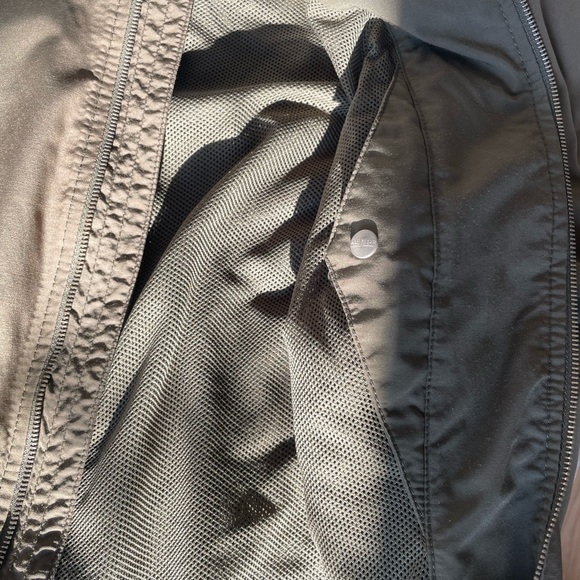 Pull and bear Bomber Jacket ( very light ) - Picture 5 of 5